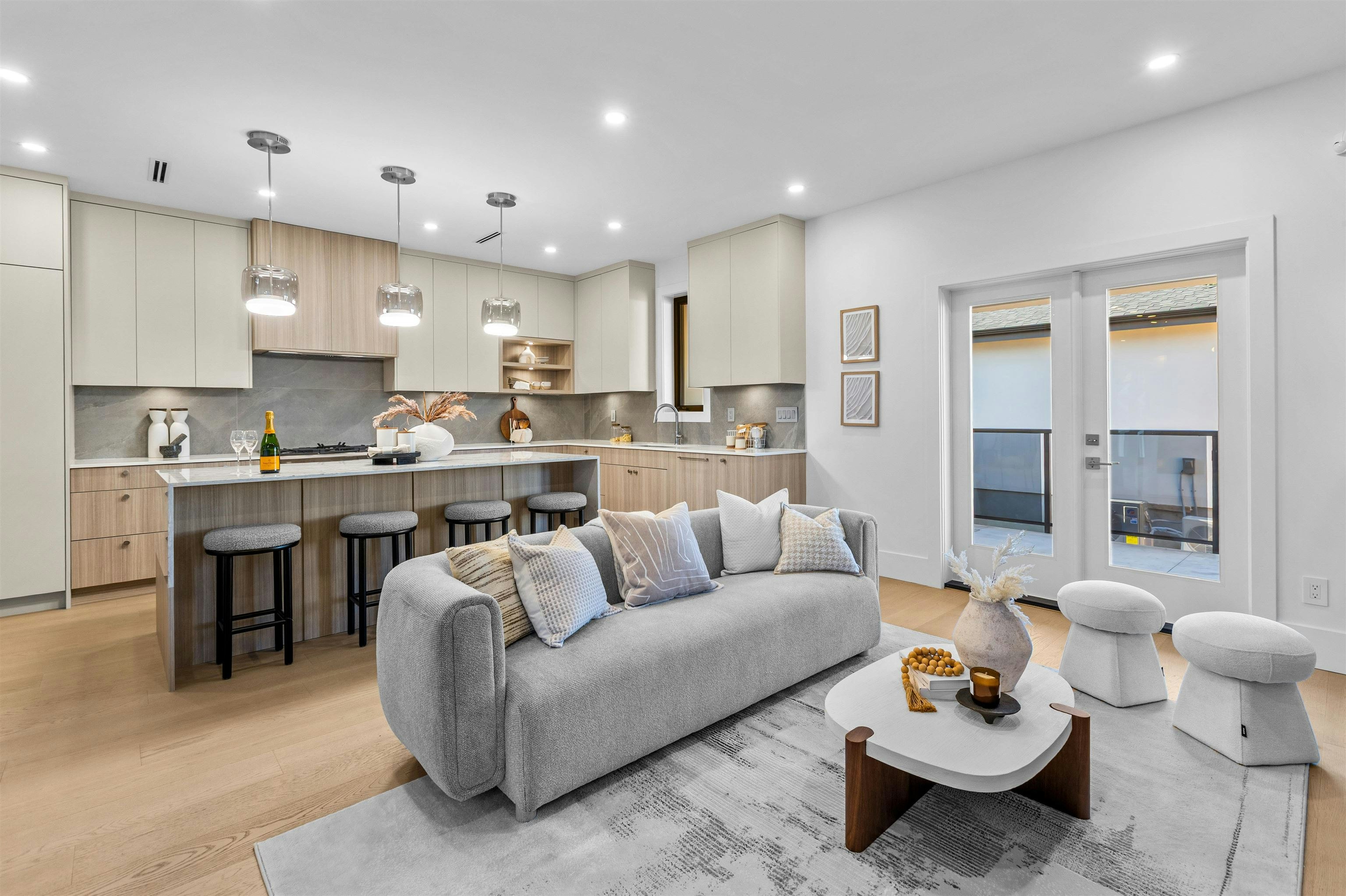 2-7061 Paulus Crescent - 5