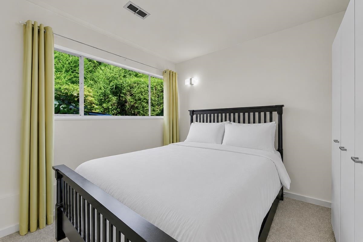 403 Newdale Court, North Vancouver, BC, V7N 3H3 - 25