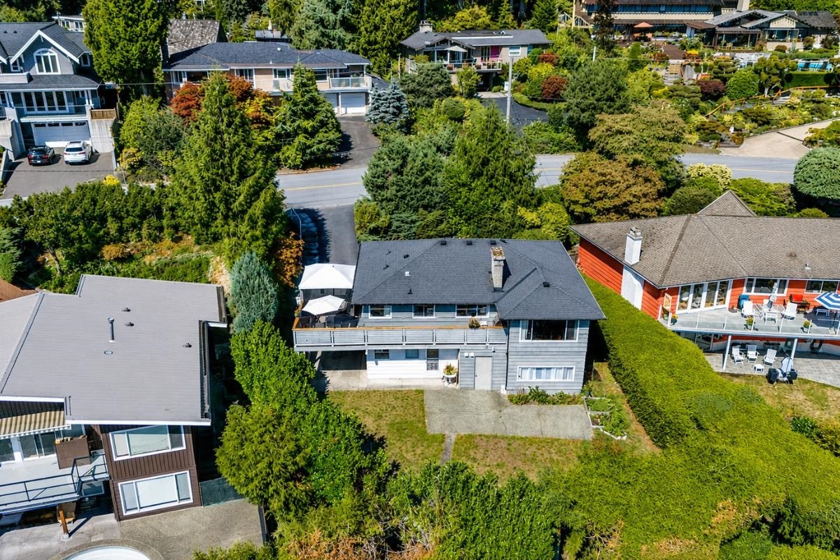 403 Newdale Court, North Vancouver, BC, V7N 3H3 - 28