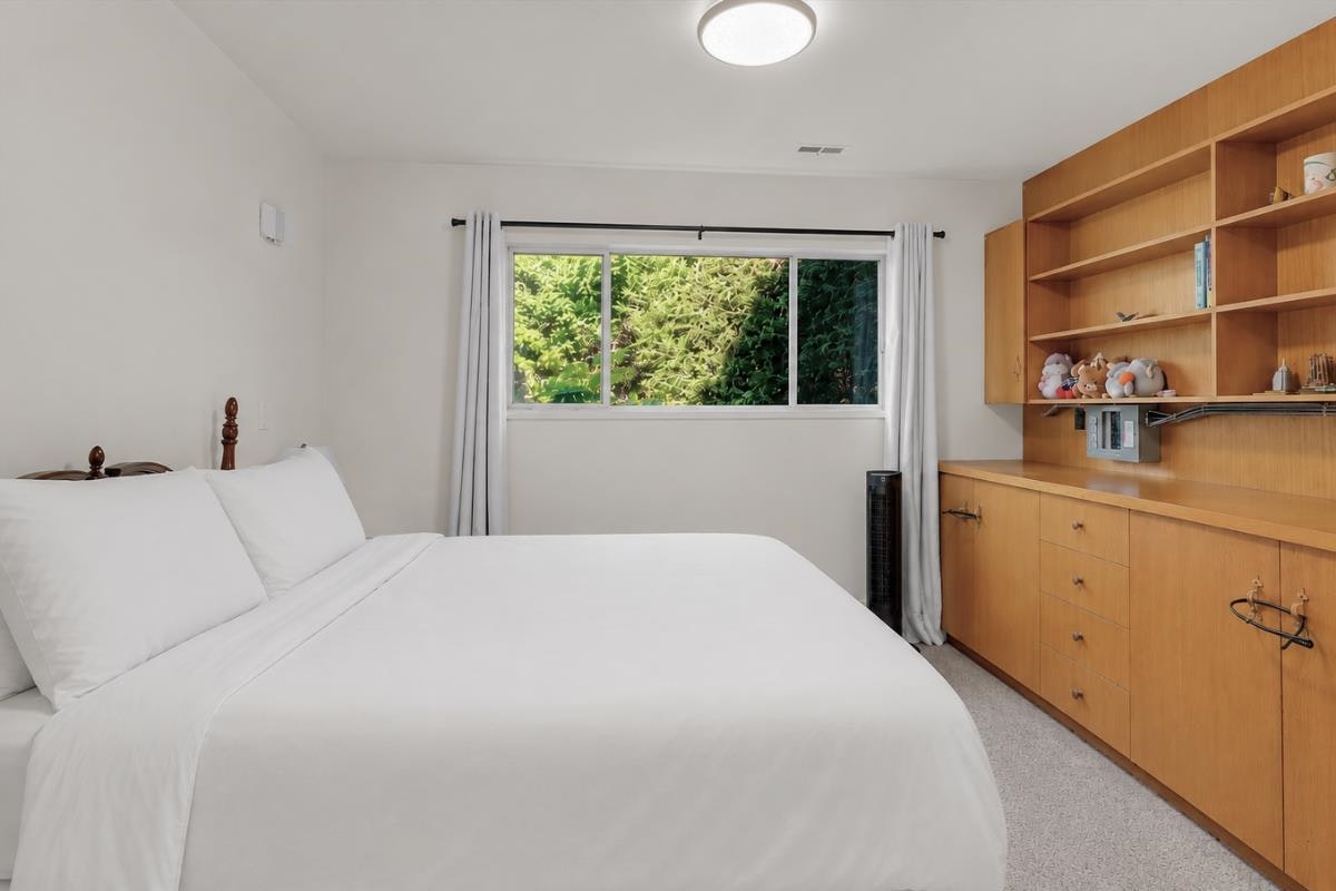 403 Newdale Court, North Vancouver, BC, V7N 3H3 - 23