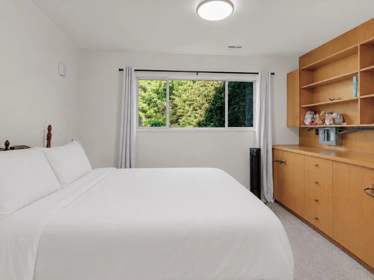 403 Newdale Court, North Vancouver, BC, V7N 3H3 - 23