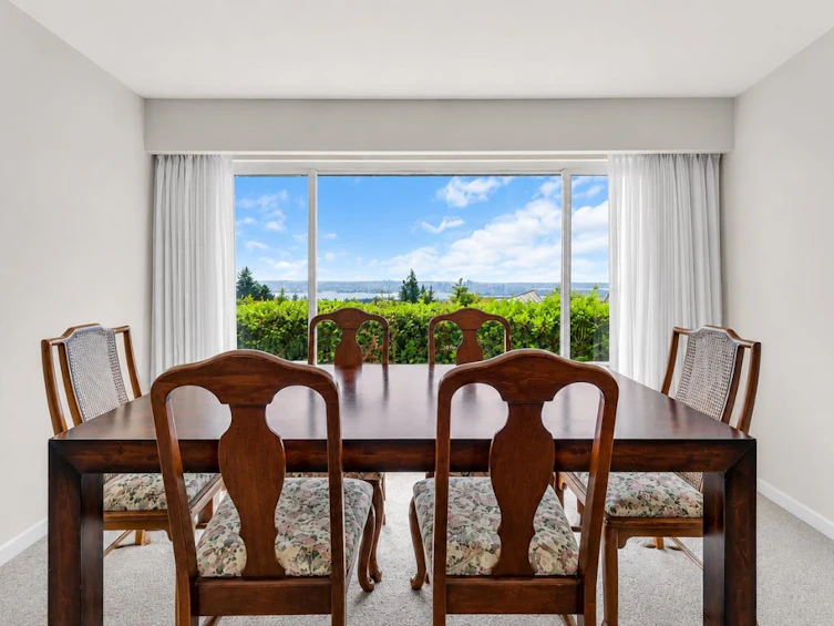 403 Newdale Court, North Vancouver, BC, V7N 3H3 - 5