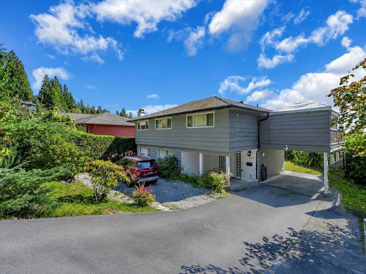 403 Newdale Court, North Vancouver, BC, V7N 3H3 - 2