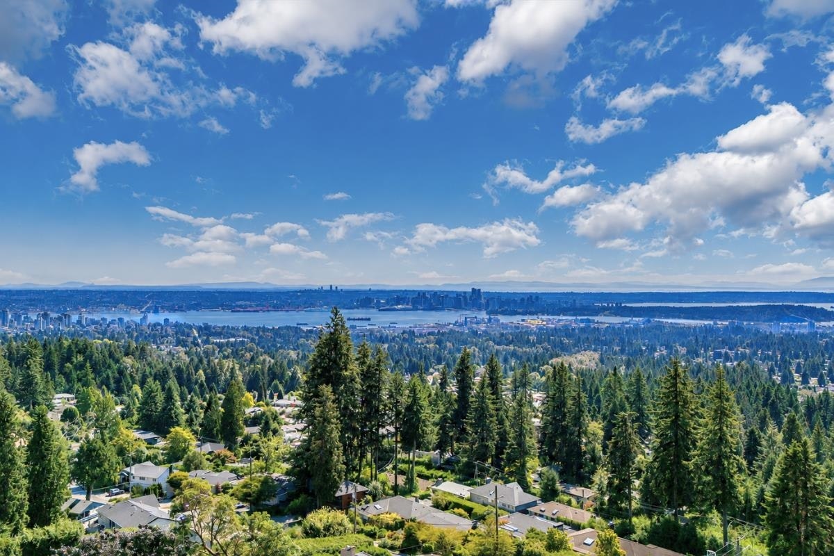 403 Newdale Court, North Vancouver, BC, V7N 3H3 - 9