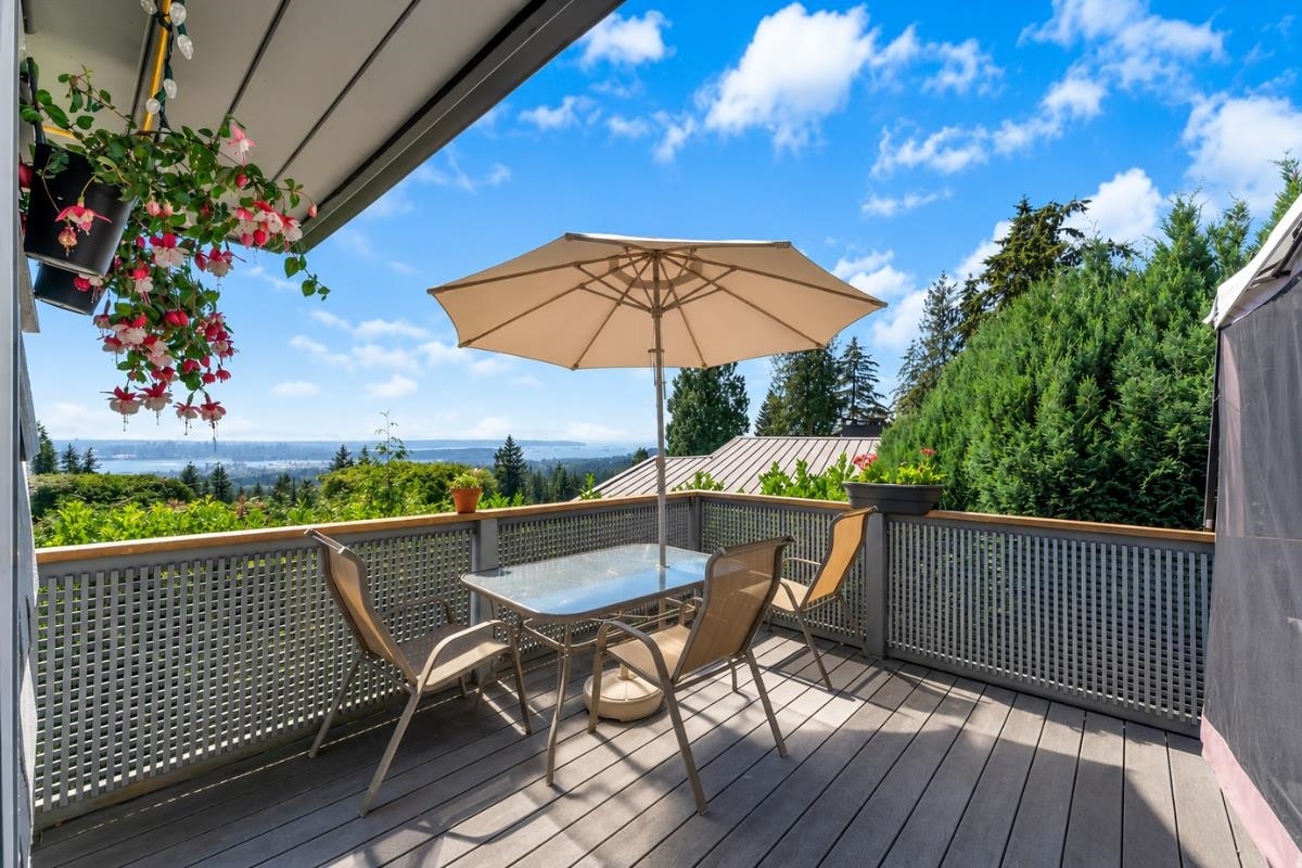403 Newdale Court, North Vancouver, BC, V7N 3H3 - 12