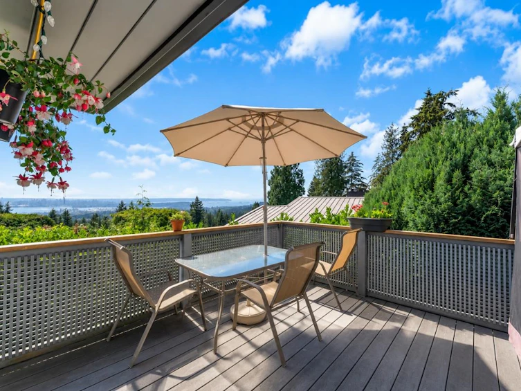 403 Newdale Court, North Vancouver, BC, V7N 3H3 - 12