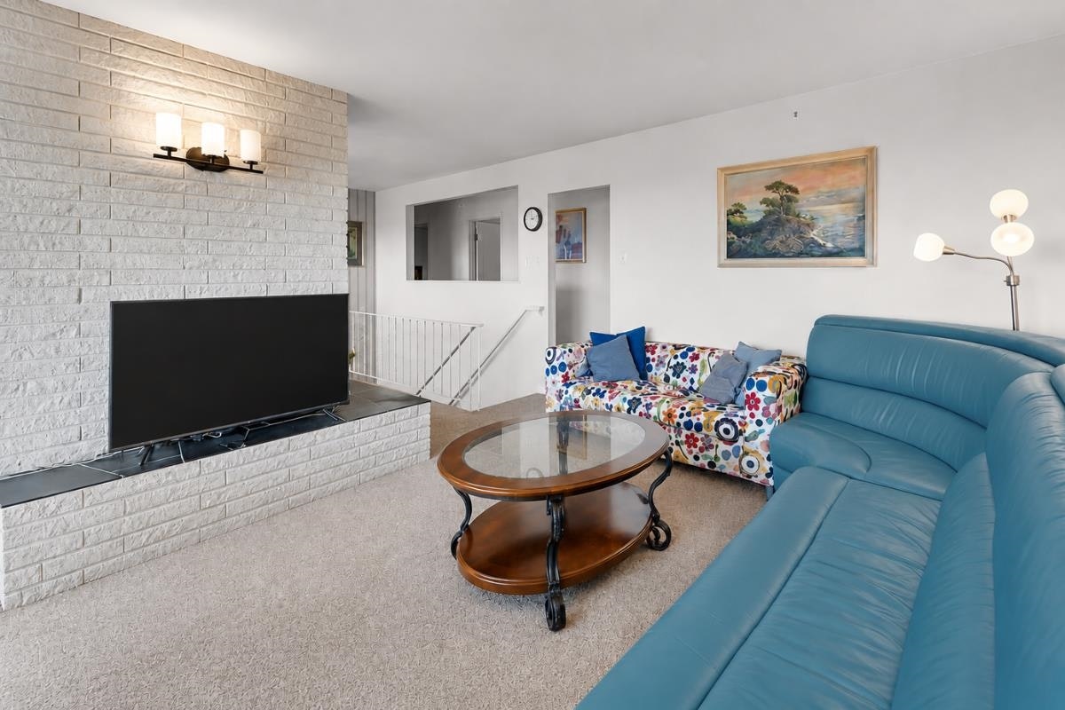 403 Newdale Court, North Vancouver, BC, V7N 3H3 - 6