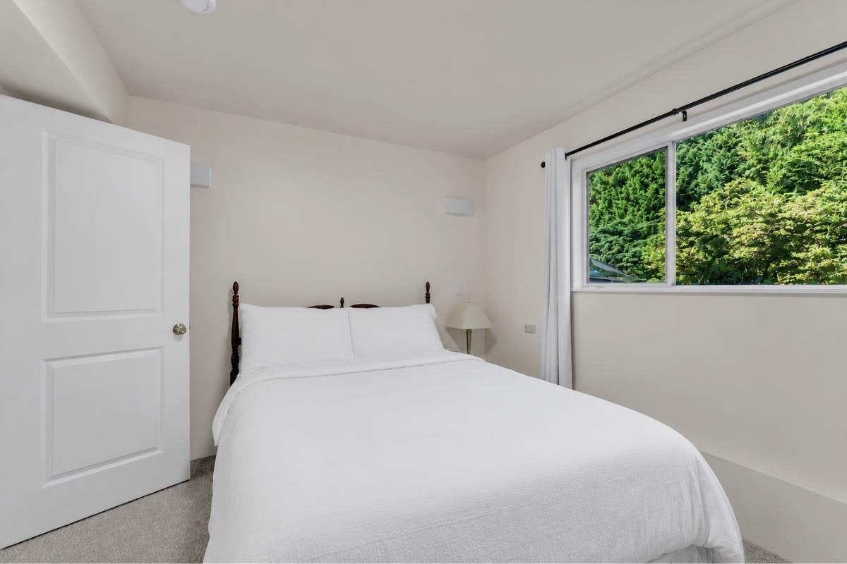 403 Newdale Court, North Vancouver, BC, V7N 3H3 - 22