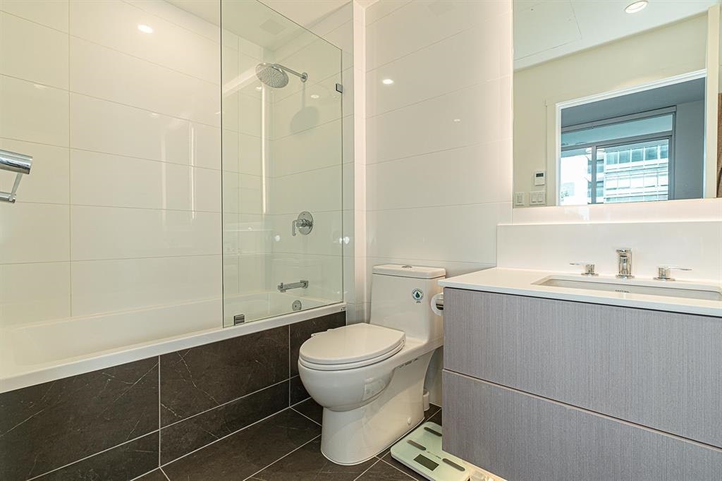 2025 Curling Road, North Vancouver, BC, V7P 0E1 - 29