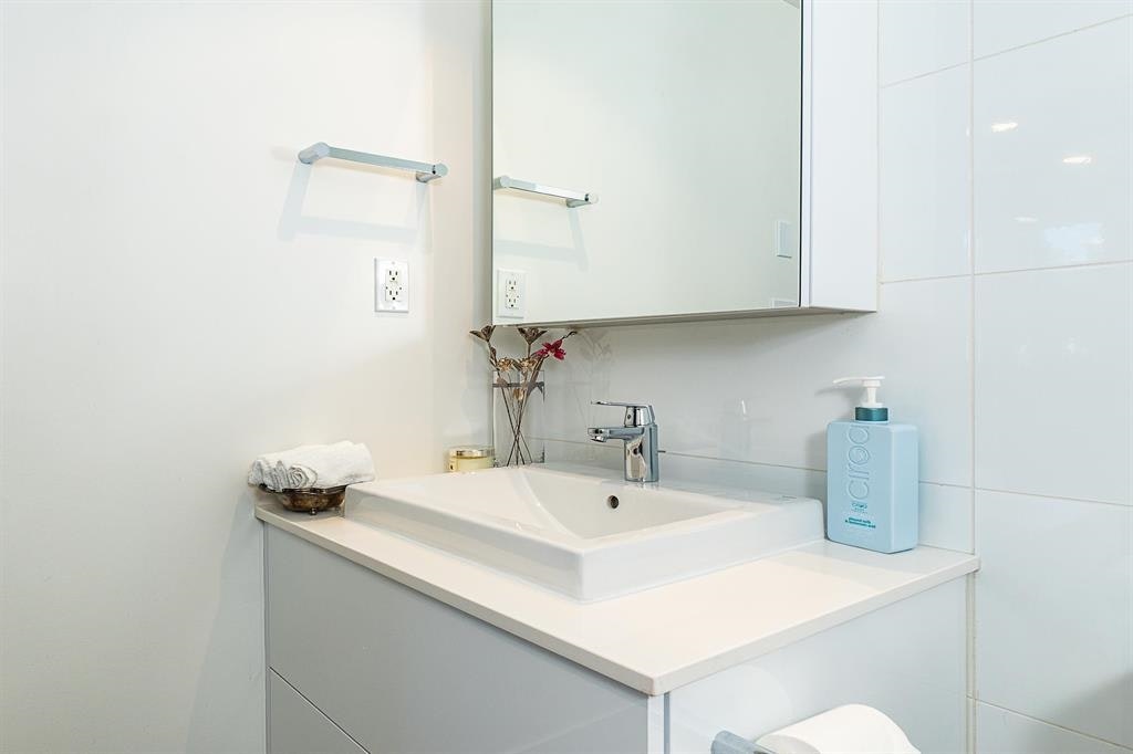2025 Curling Road, North Vancouver, BC, V7P 0E1 - 23