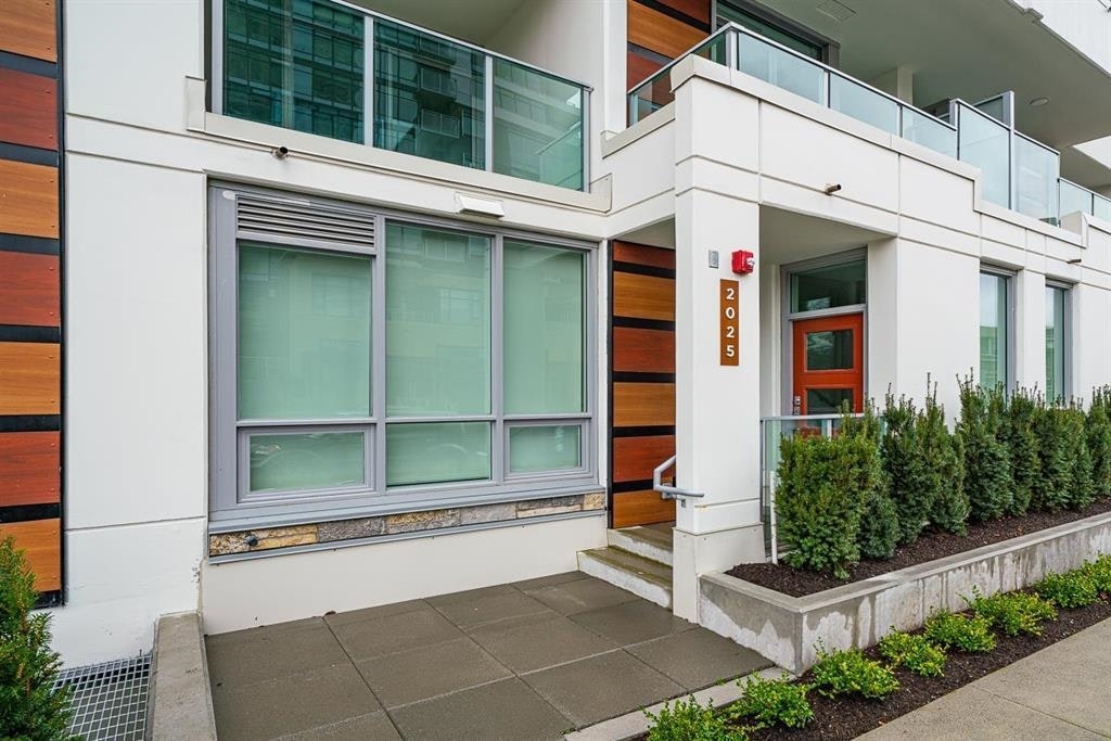2025 Curling Road, North Vancouver, BC, V7P 0E1 - 4
