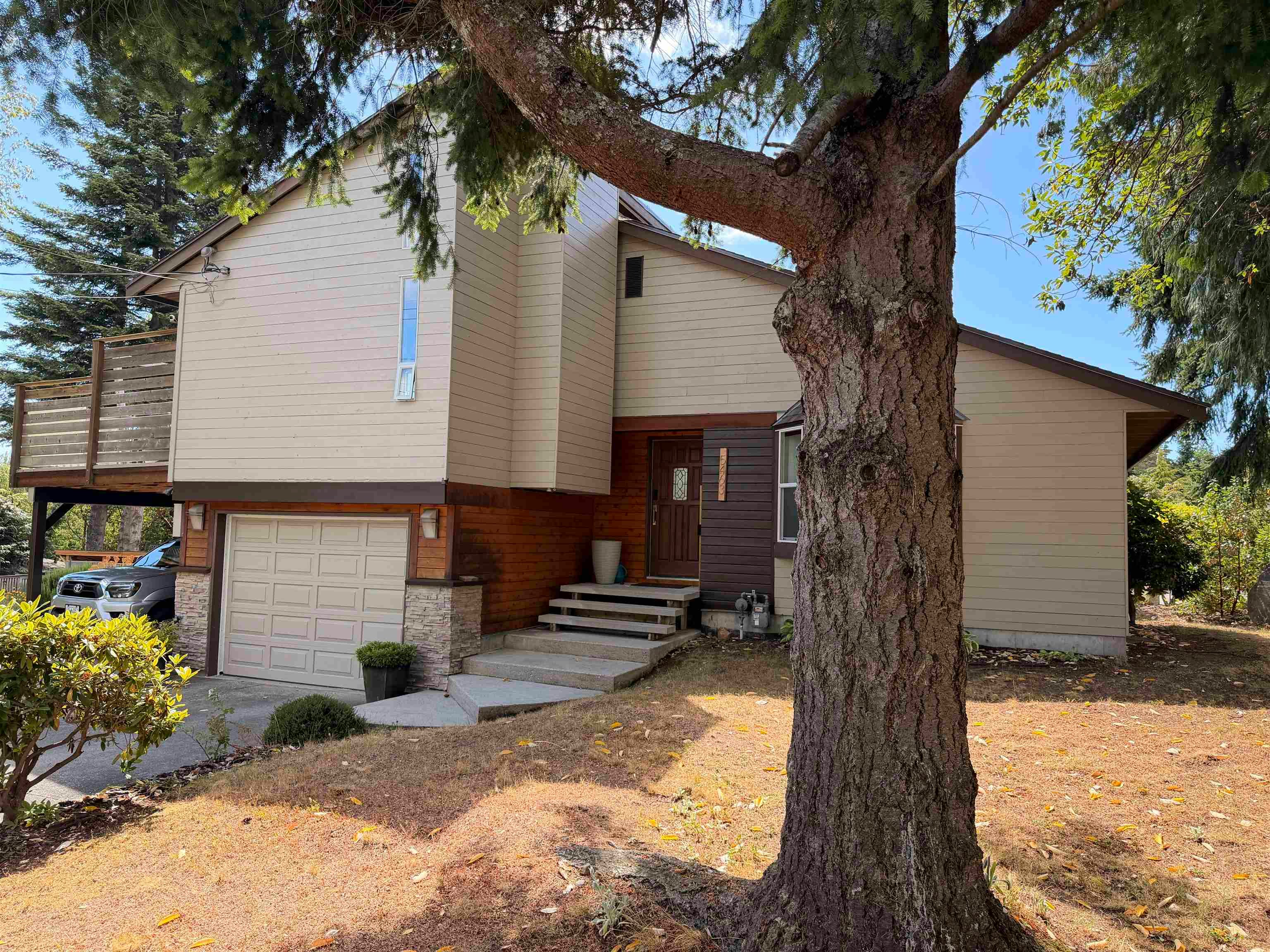 5463 Kensington Road, Sechelt, BC, V7Z 0N9