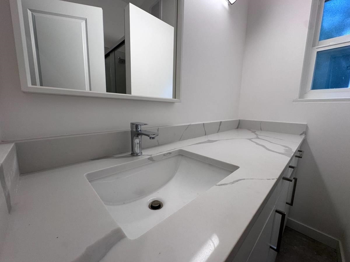 12193 Rothsay St, Maple Ridge, BC, V2W 1E2 - 12