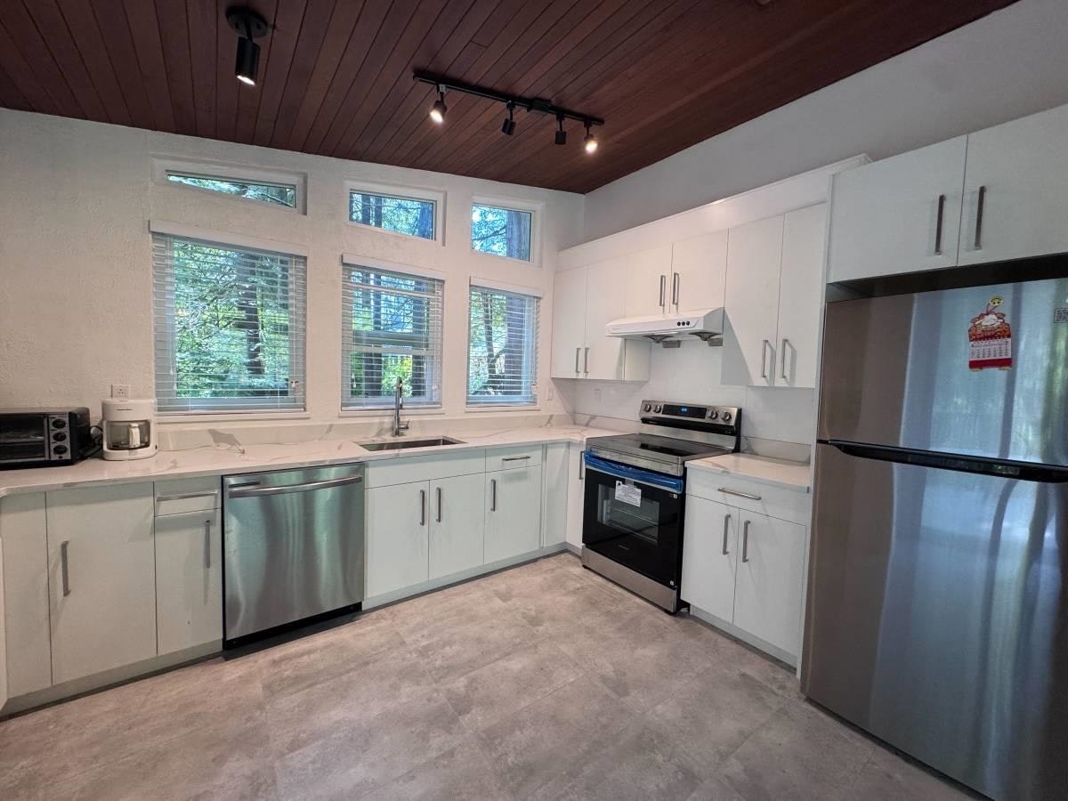12193 Rothsay St, Maple Ridge, BC, V2W 1E2 - 3