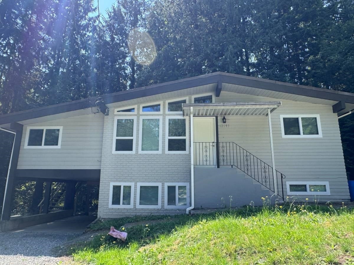 12193 Rothsay St, Maple Ridge, BC, V2W 1E2