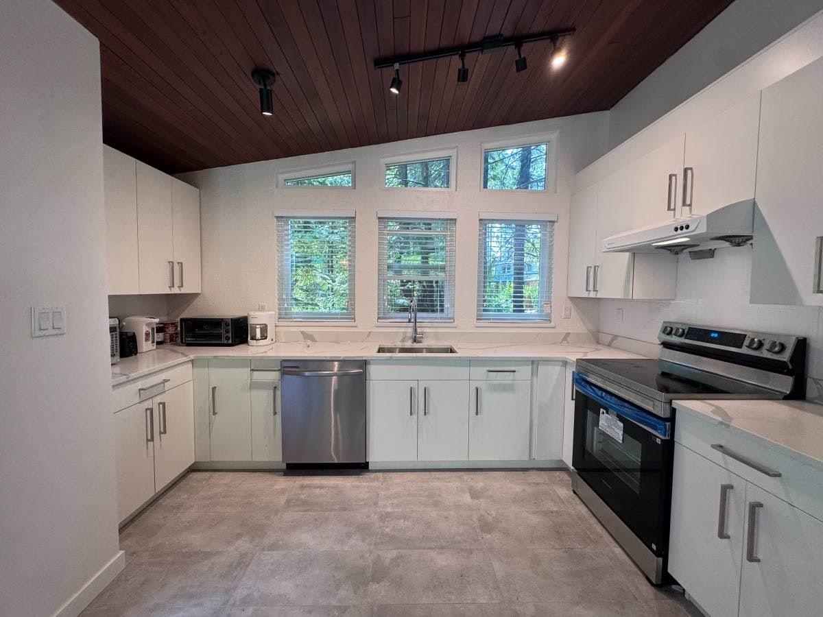 12193 Rothsay St, Maple Ridge, BC, V2W 1E2 - 4