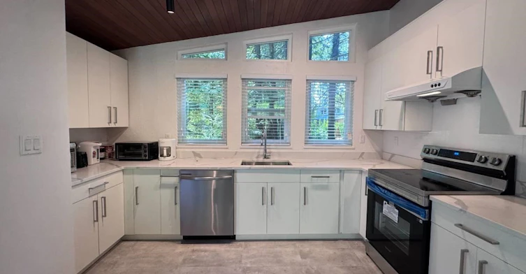12193 Rothsay St, Maple Ridge, BC, V2W 1E2 - 4