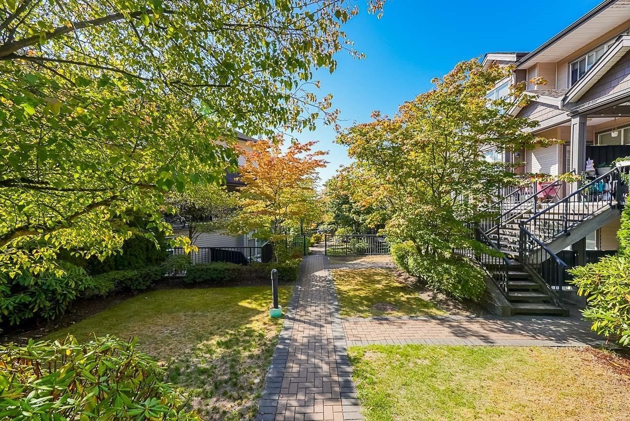 228-7333 16th Avenue - 3