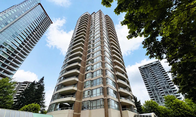 1706-5885 Olive Avenue