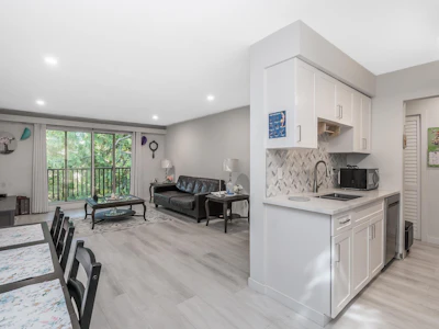 307-15268 100 Avenue - 4