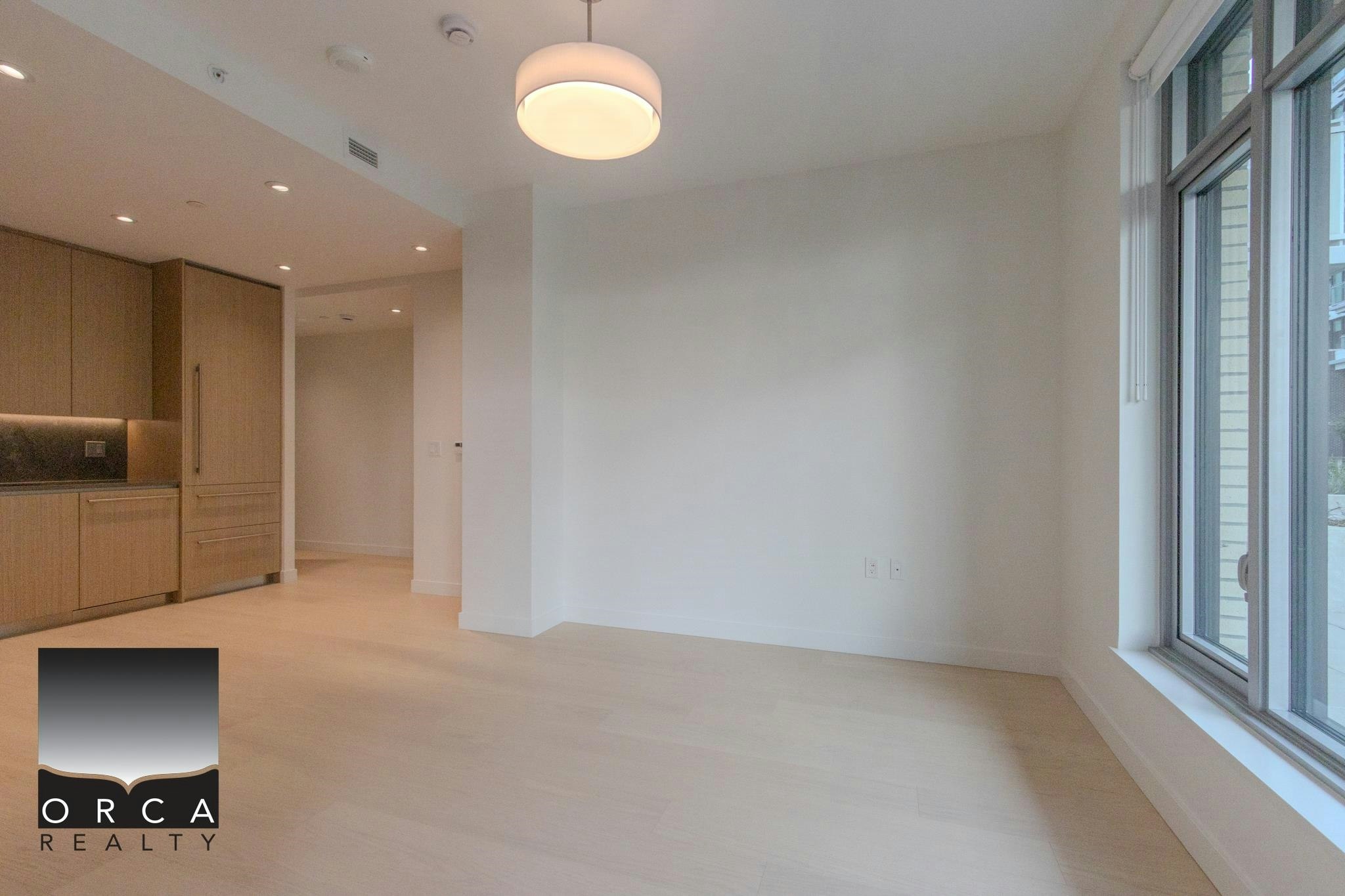 102-777 Harbour Way, North Vancouver, BC, V5T 4R4 - 13