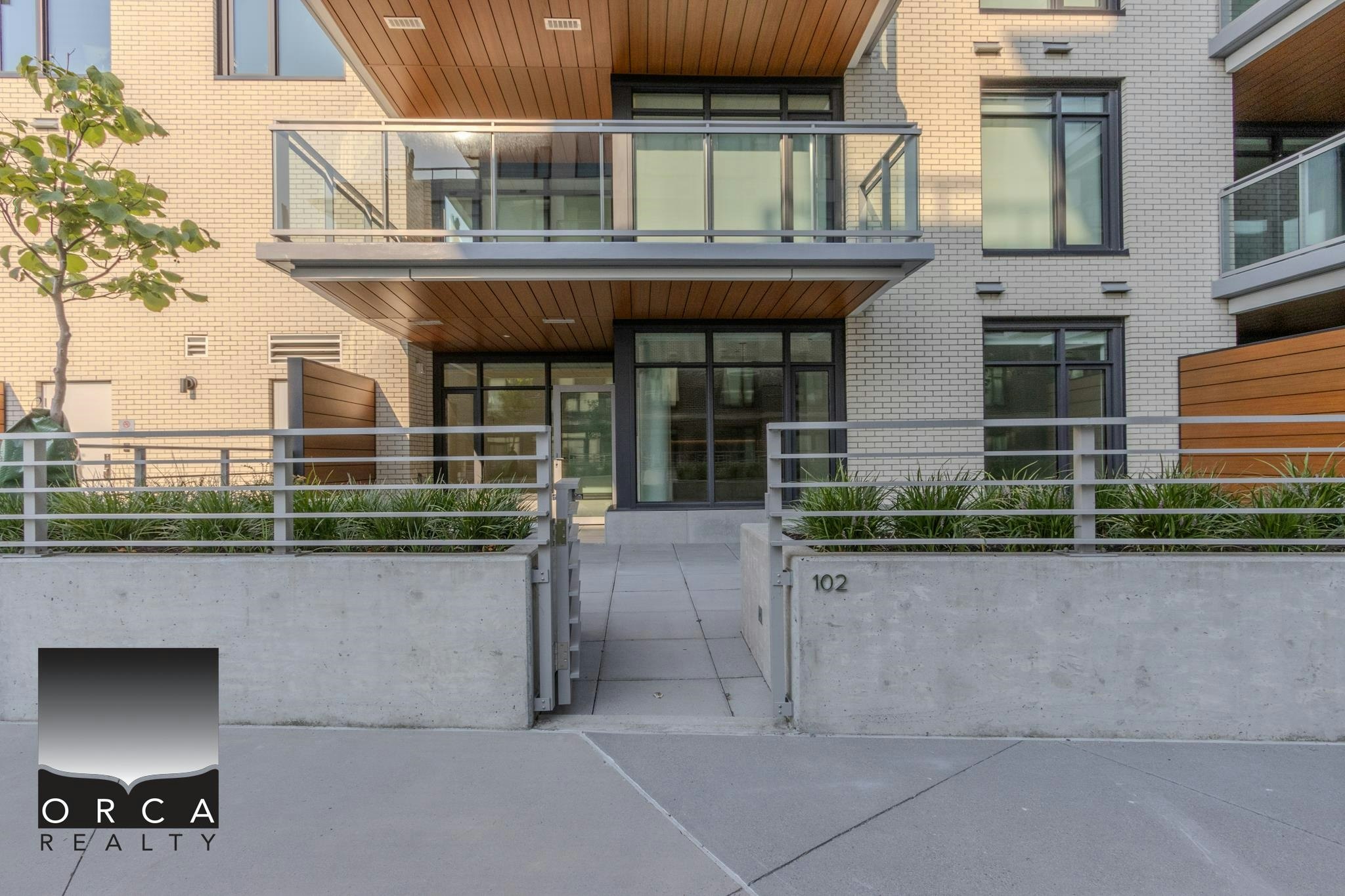 102-777 Harbour Way, North Vancouver, BC, V5T 4R4 - 2