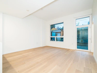 107-5212 Cambie Street - 2
