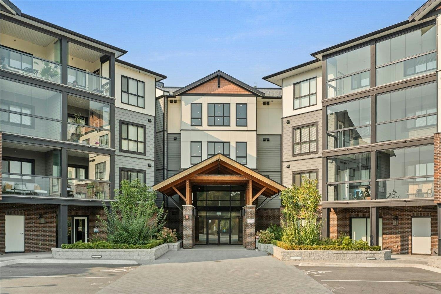 125-8497 Young Road - 2