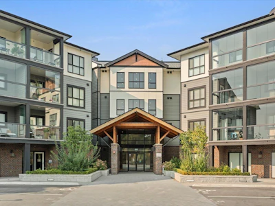 125-8497 Young Road - 2