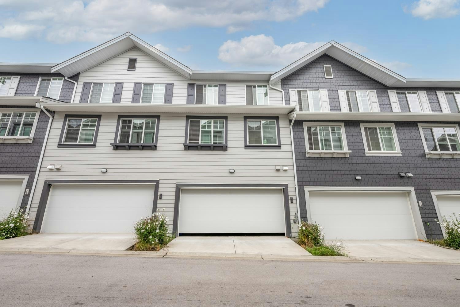 40-15489 99a Avenue, Surrey, BC, V3R 0G9