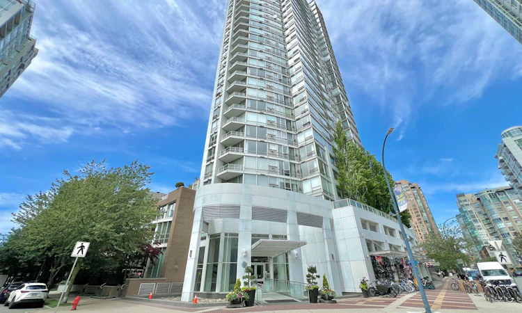 1002-1201 Marinaside Crescent