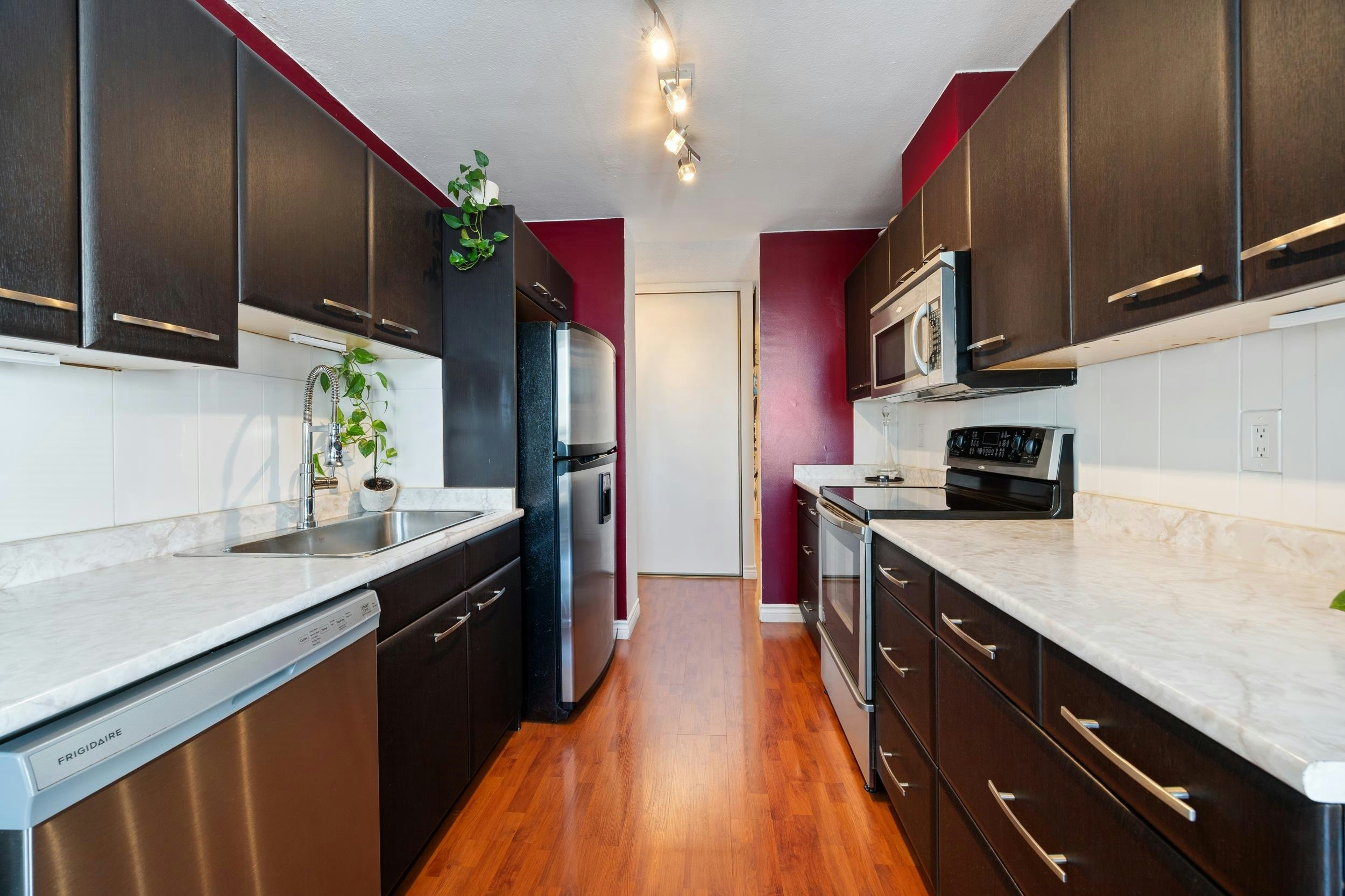 1003-3737 Bartlett Court, Burnaby, BC, V3J 7E3 - 13