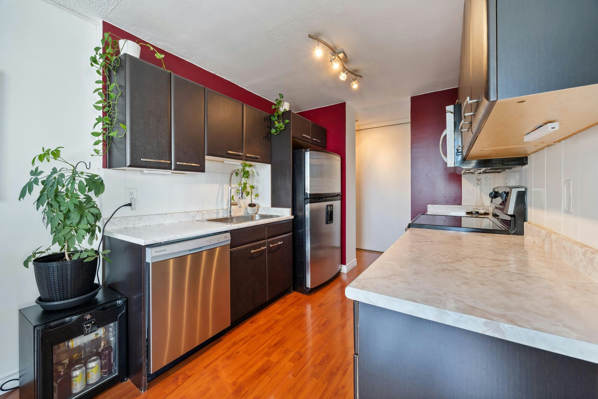 1003-3737 Bartlett Court, Burnaby, BC, V3J 7E3 - 12
