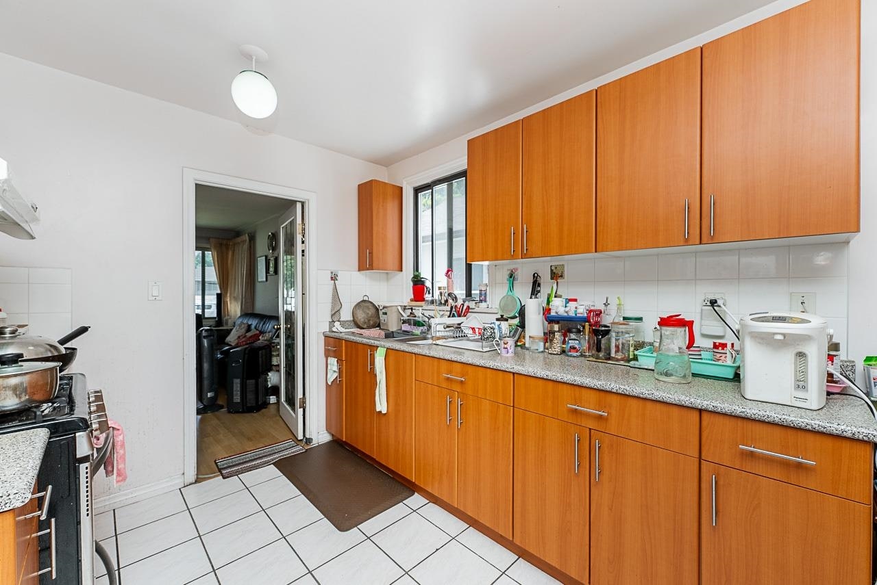 942 Nanaimo Street, Vancouver, BC, V5L 4S9 - 5