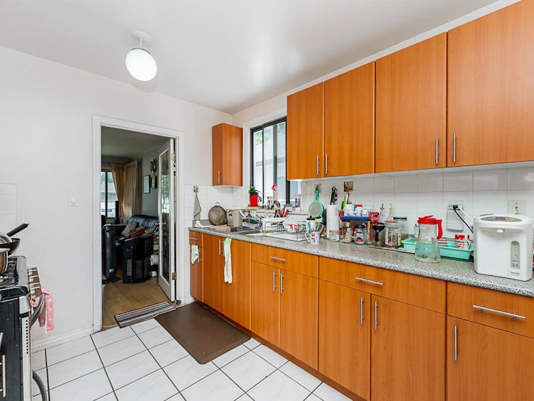 942 Nanaimo Street, Vancouver, BC, V5L 4S9 - 5