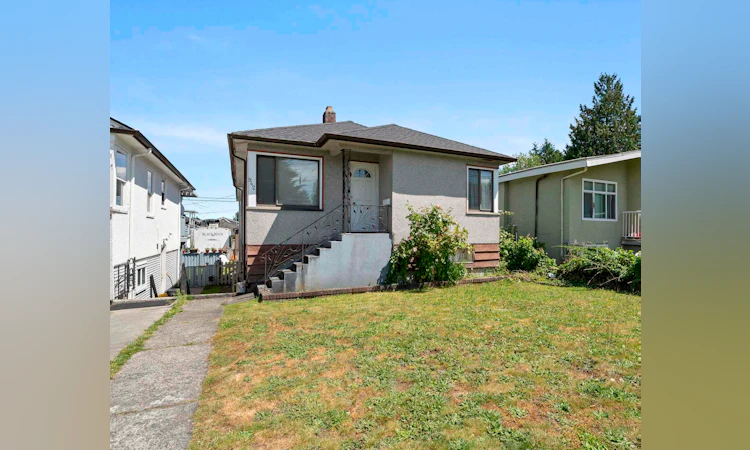 942 Nanaimo Street
