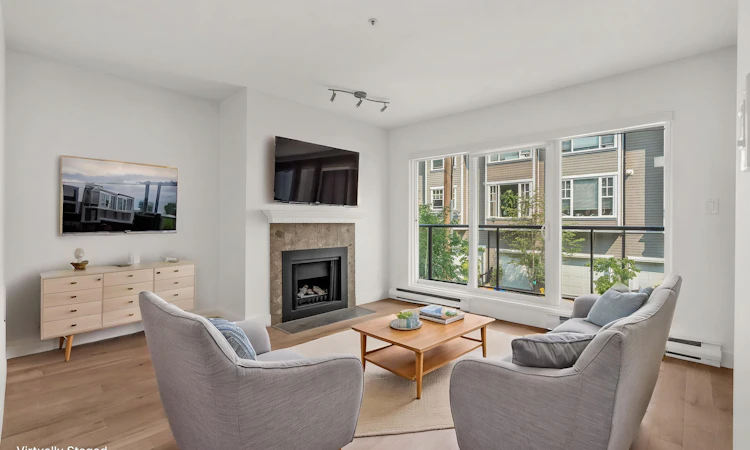 204-833 W 16th Avenue
