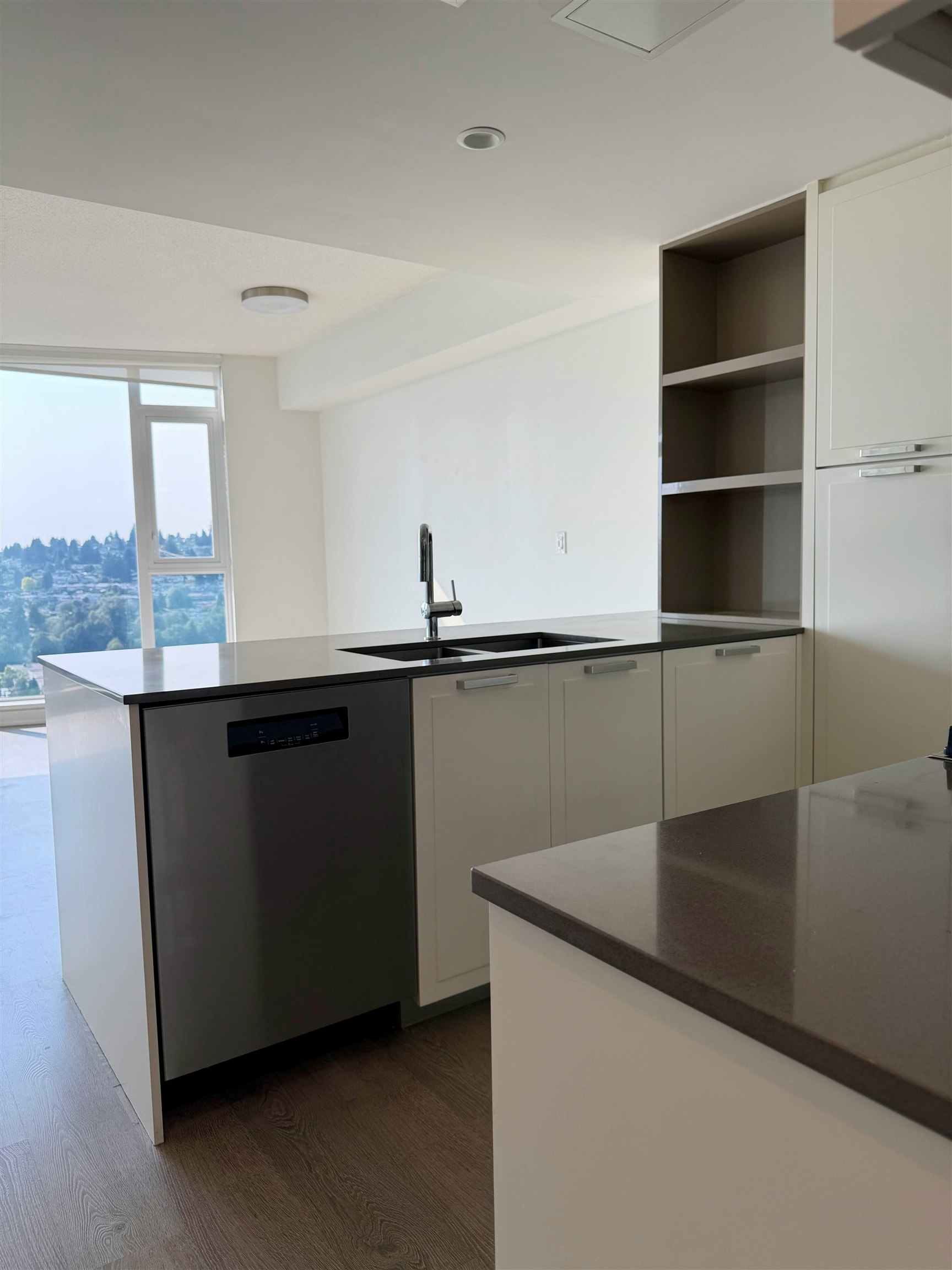 2506-1401 Hunter Street, North Vancouver, BC, V7J 0E2 - 4