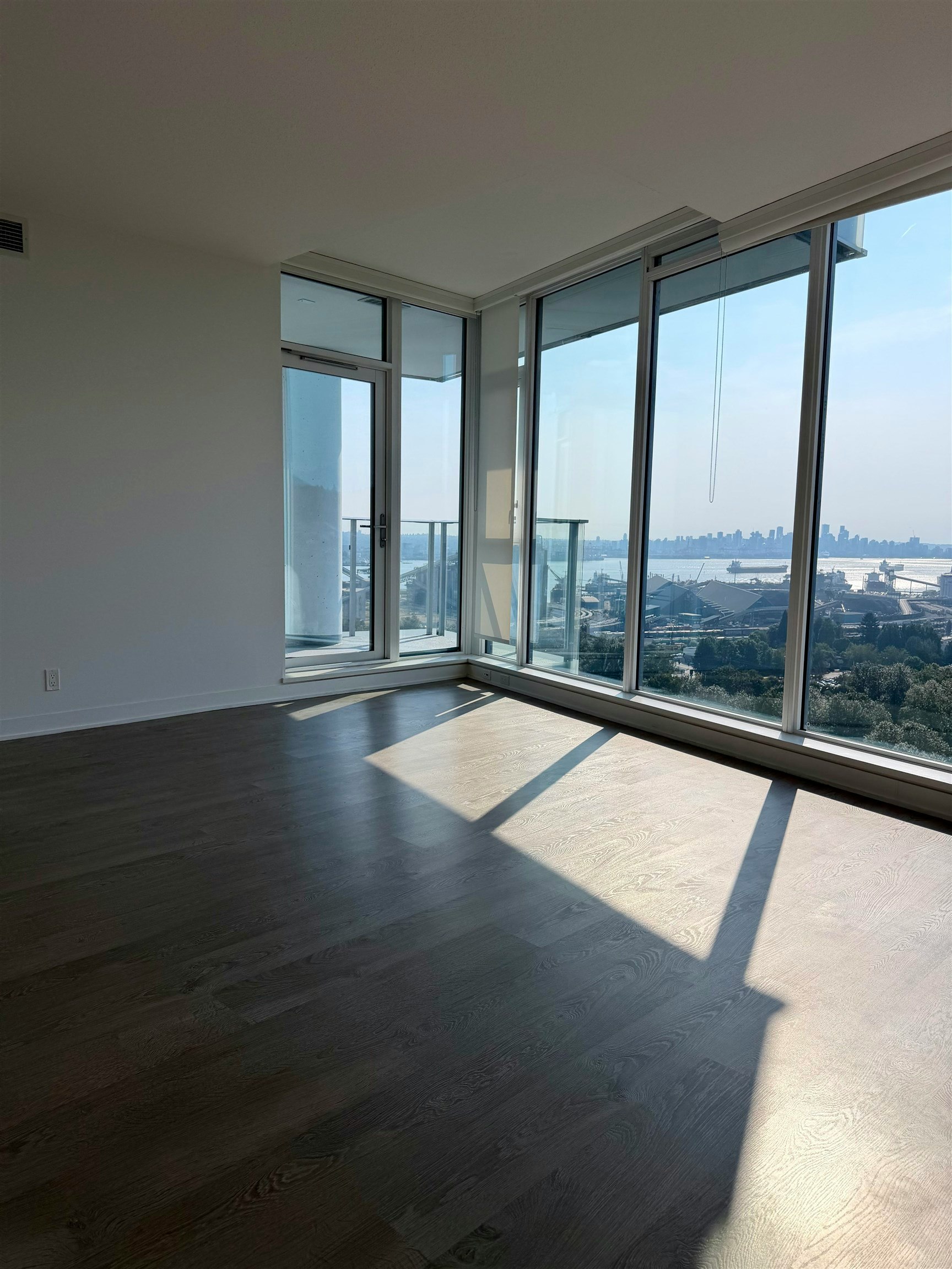 2506-1401 Hunter Street, North Vancouver, BC, V7J 0E2 - 2