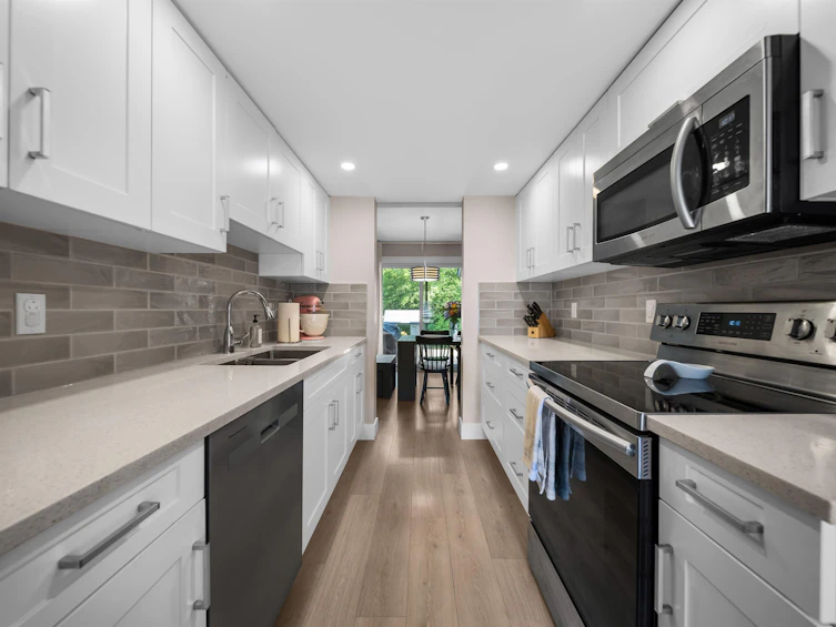 15879 Alder Place, Surrey, BC, V4A 5J1 - 17