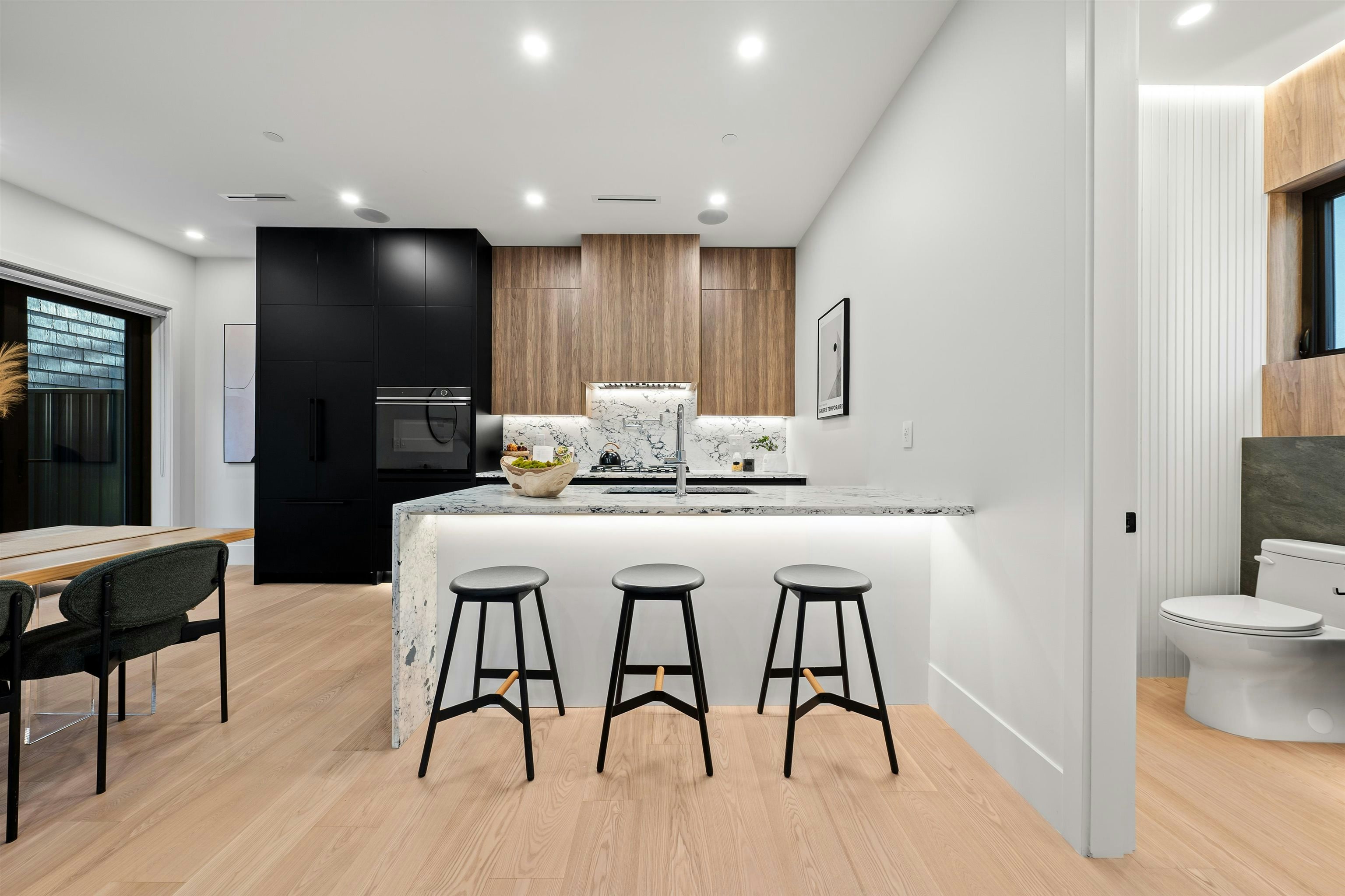 1-5034 Granville Street - 4