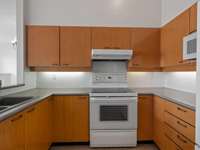 2102-10 Laguna Court - 4