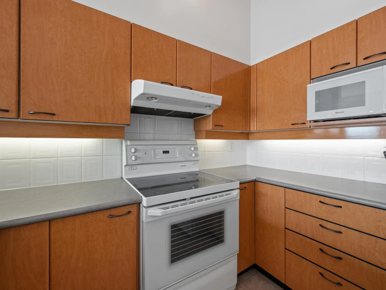 2102-10 Laguna Court, New Westminster, BC, V3M 6W3 - 11