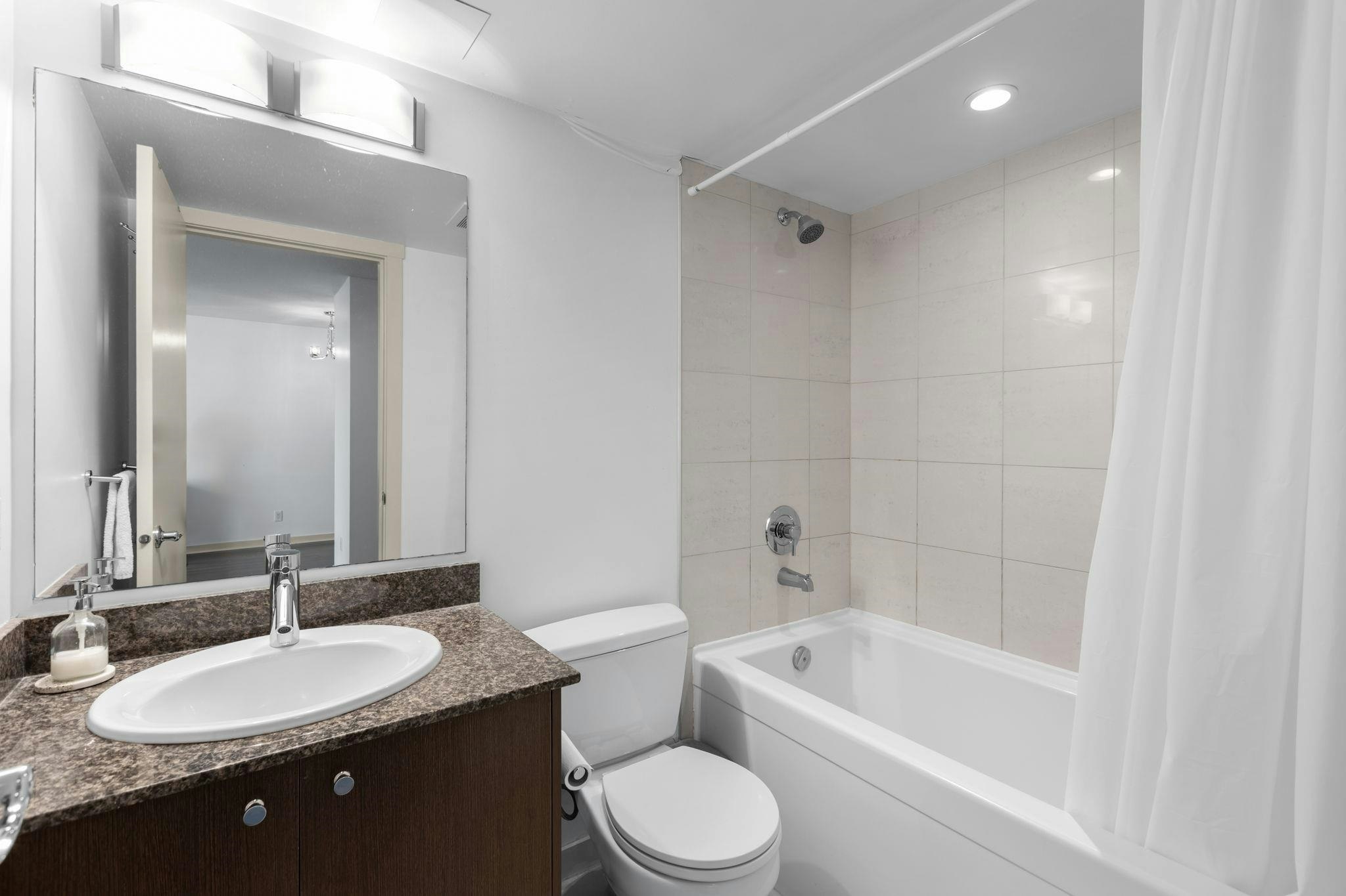 706-1212 Howe Street, Vancouver, BC, V6Z 2M9 - 26