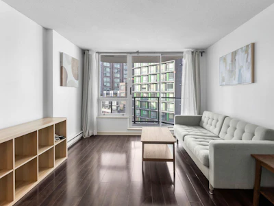 706-1212 Howe Street - 3