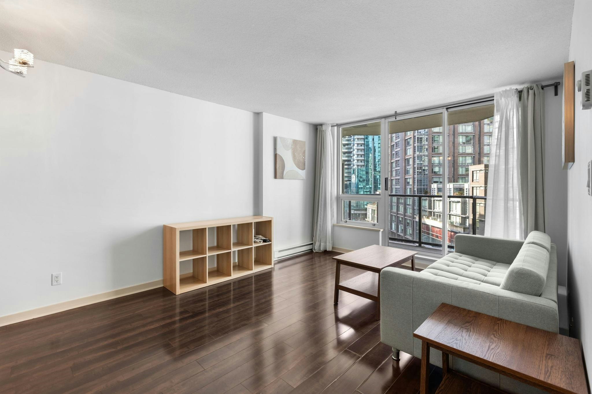 706-1212 Howe Street - 2