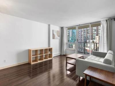 706-1212 Howe Street - 2