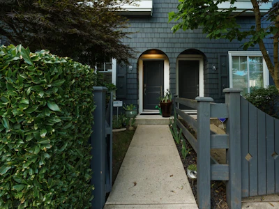 10-14955 60 Avenue - 2