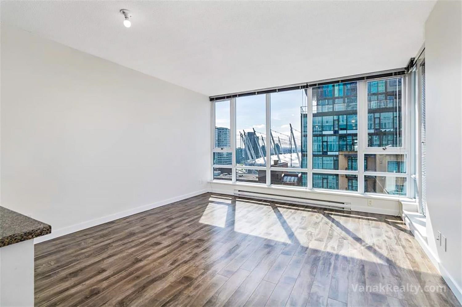 2105-233 Robson Street, Vancouver, BC, V6B 0E8 - 2