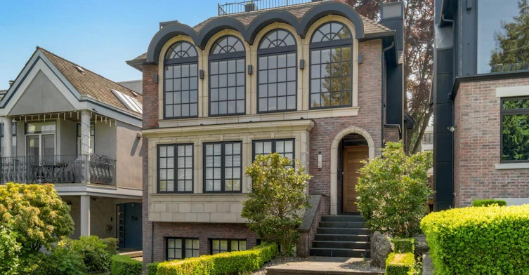 4588 W 2nd Avenue, Vancouver, BC, V6R 1K9 - 2